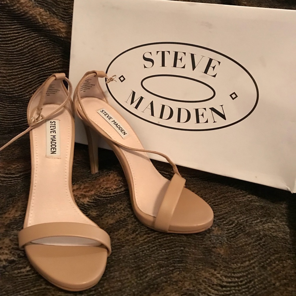 Steve Madden nude heels